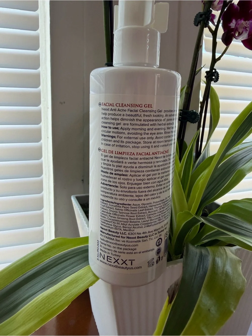 Nexxt White Anti Acne Facial Cleansing Gel Pump Bottle